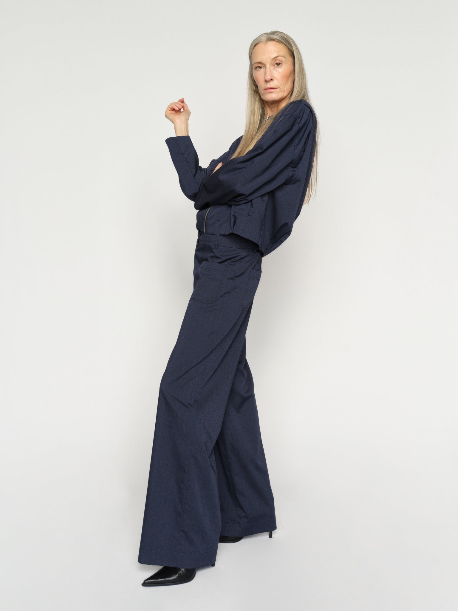 Modelshot / Crown Blue / Detail